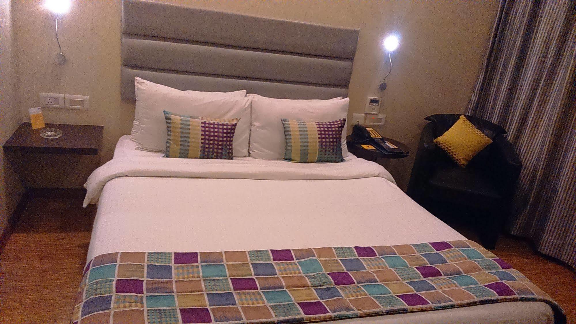 Keys Select By Lemon Tree Hotels, Whitefield, Bengaluru Exterior photo
